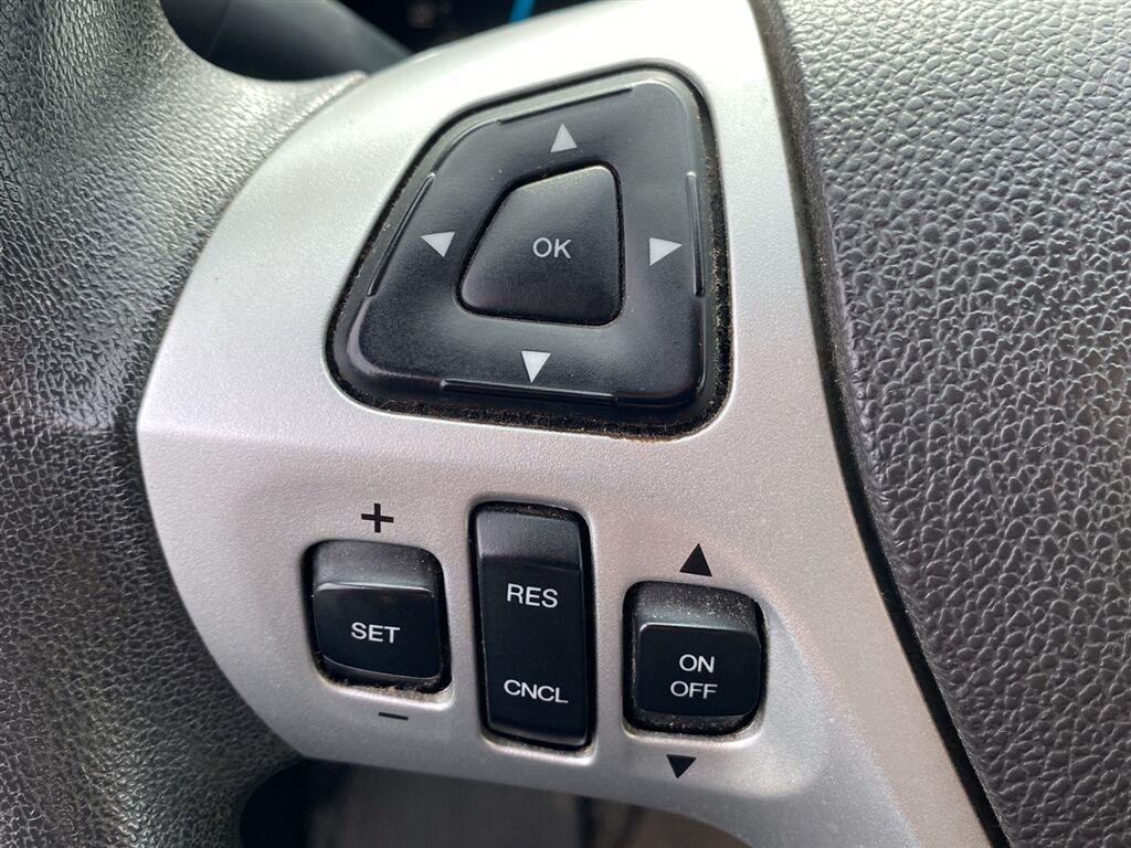 Used 2013 Tuxedo Black Metallic Ford SE image 18
