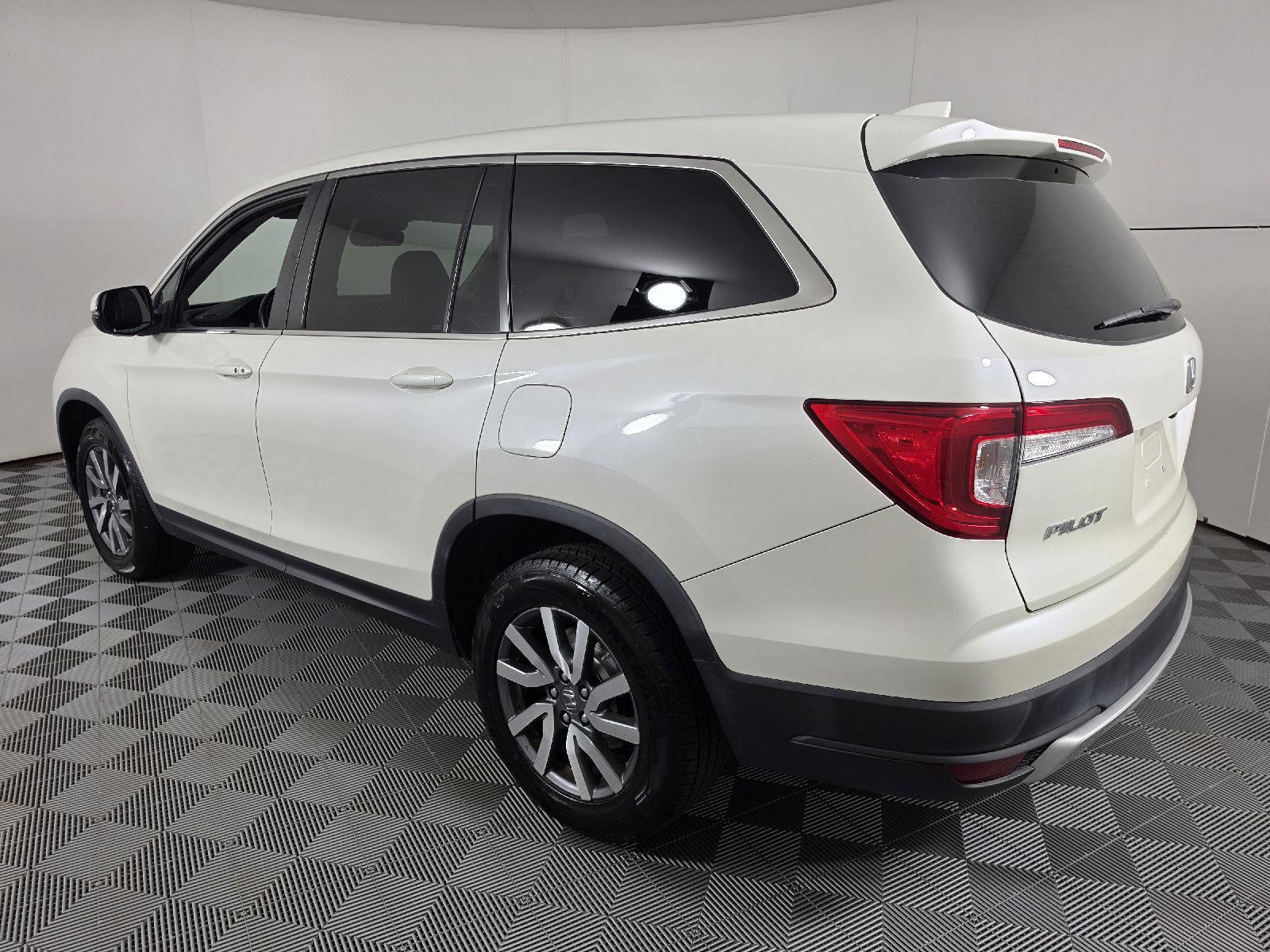 Used 2019 White Diamond Pearl Honda EX-L image 9