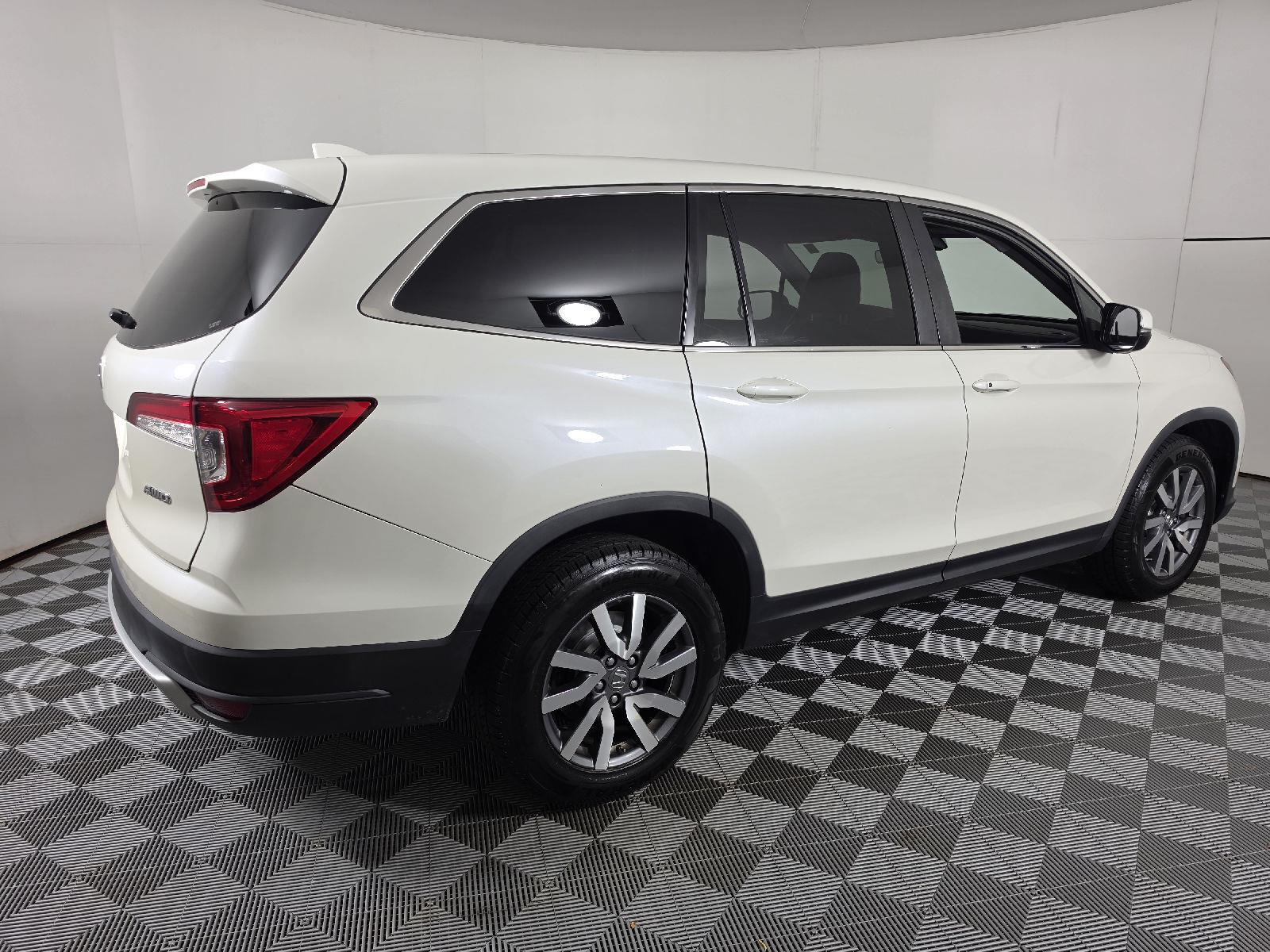 Used 2019 White Diamond Pearl Honda EX-L image 11