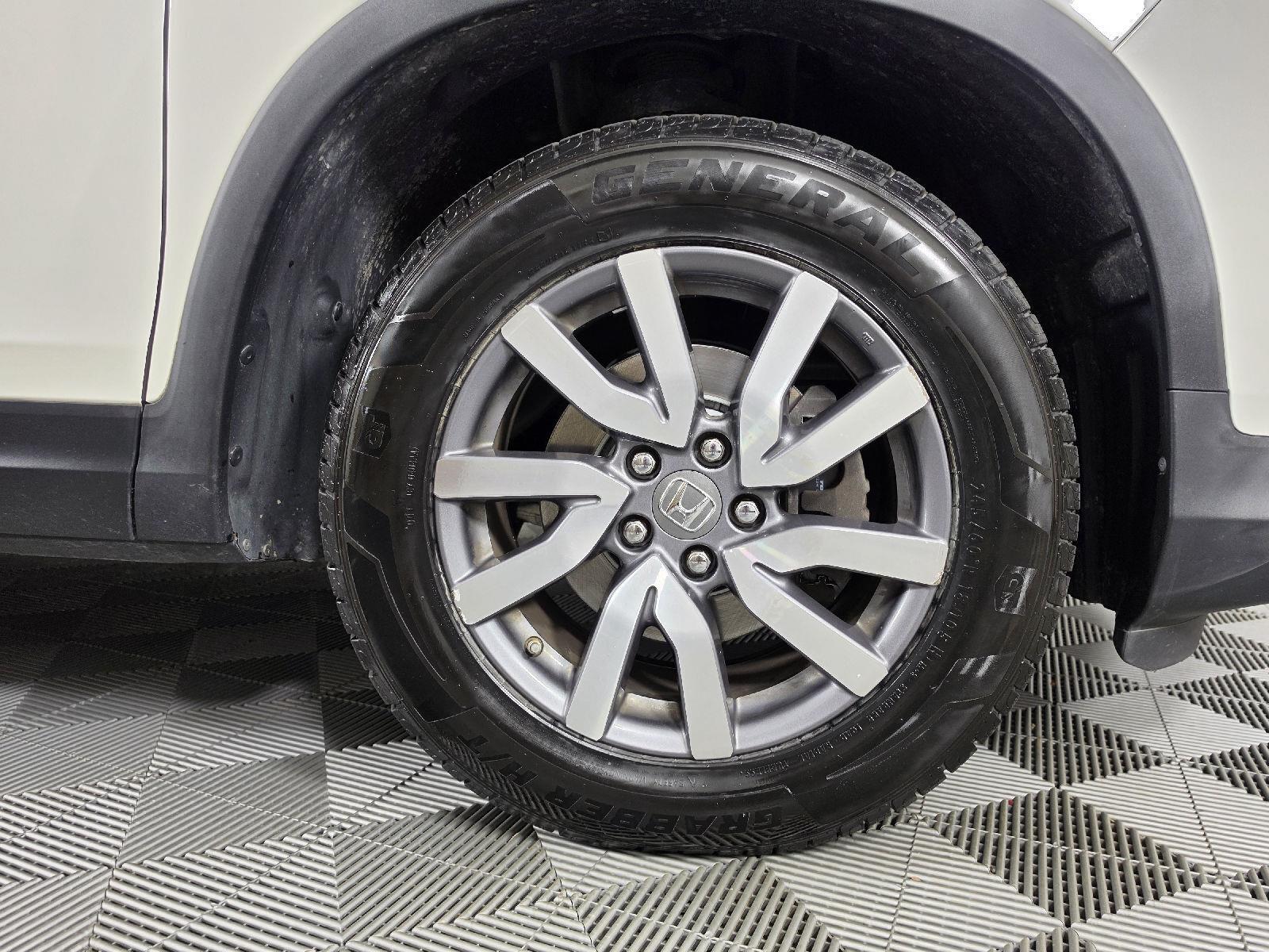 Used 2019 White Diamond Pearl Honda EX-L image 13