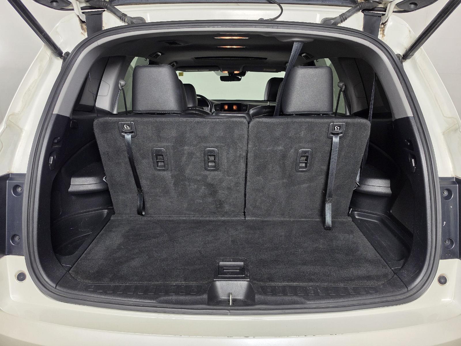 Used 2019 White Diamond Pearl Honda EX-L image 23