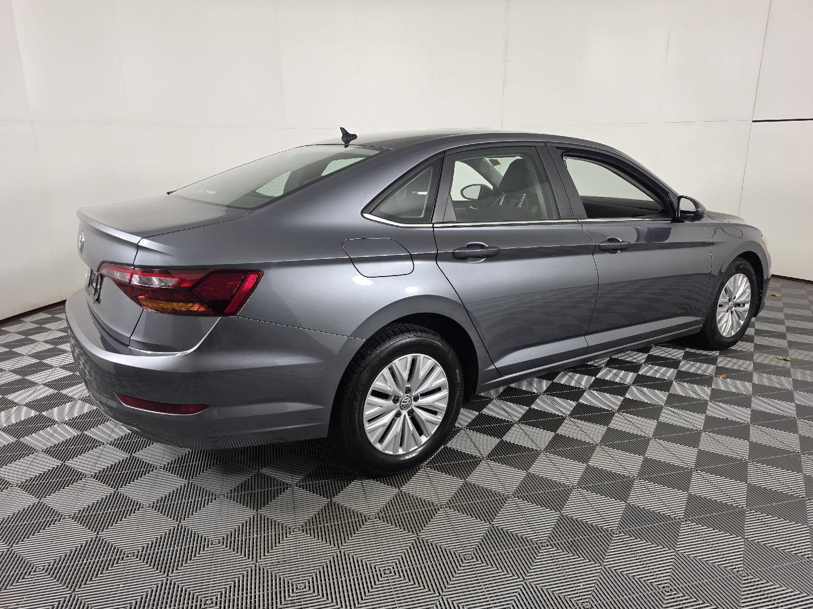 Used 2019 Platinum Gray Metallic Volkswagen S image 10