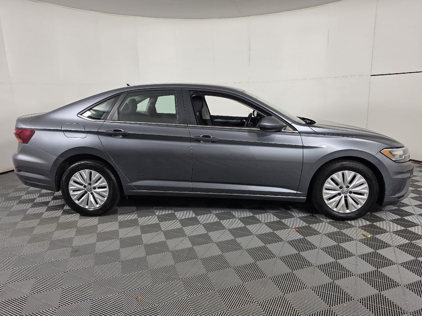Used 2019 Platinum Gray Metallic Volkswagen S image 11