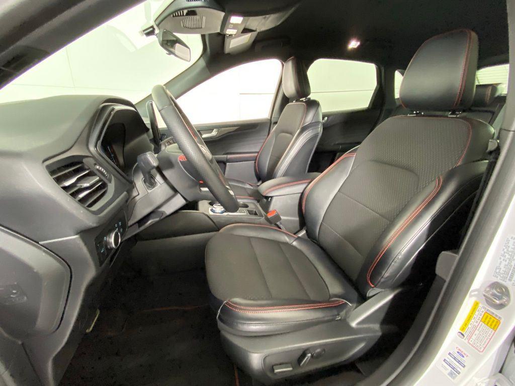 Used 2023 Oxford White Ford ST-Line image 2