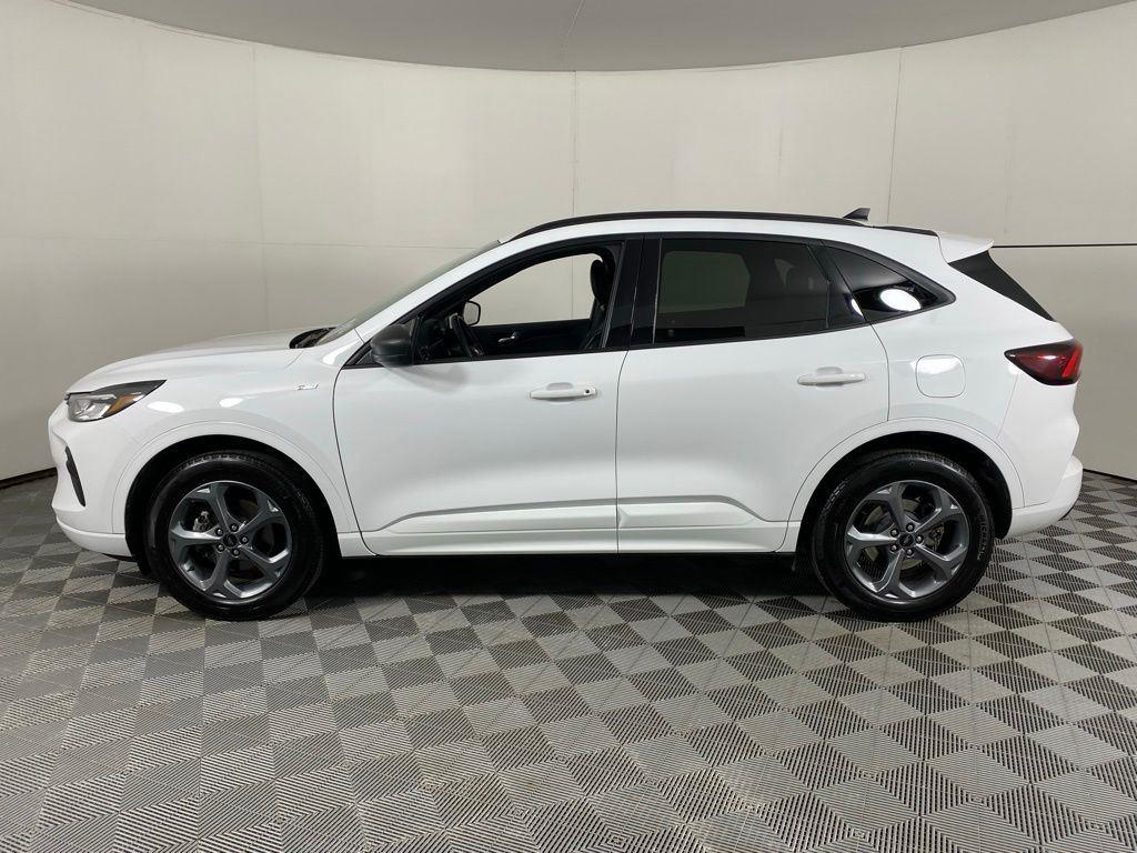 Used 2023 Oxford White Ford ST-Line image 7