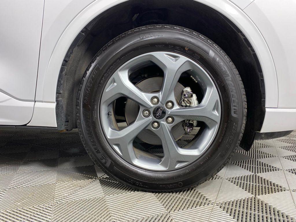 Used 2023 Oxford White Ford ST-Line image 12