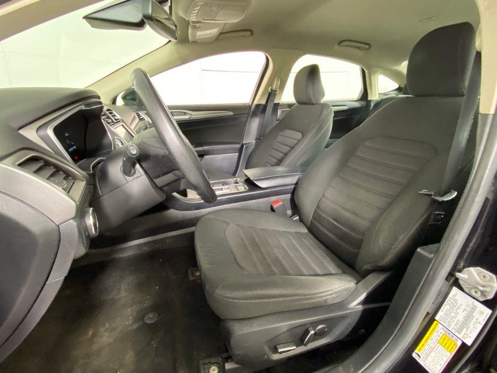 Used 2020 Black Metallic Ford SE image 2