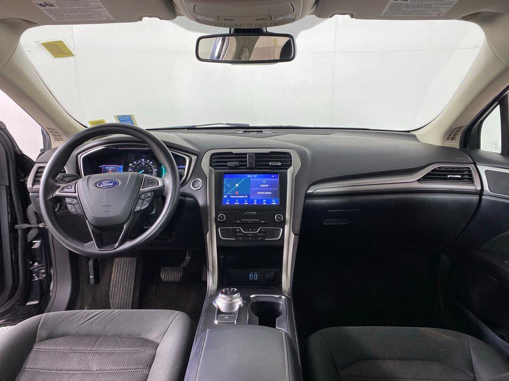 Used 2020 Black Metallic Ford SE image 3