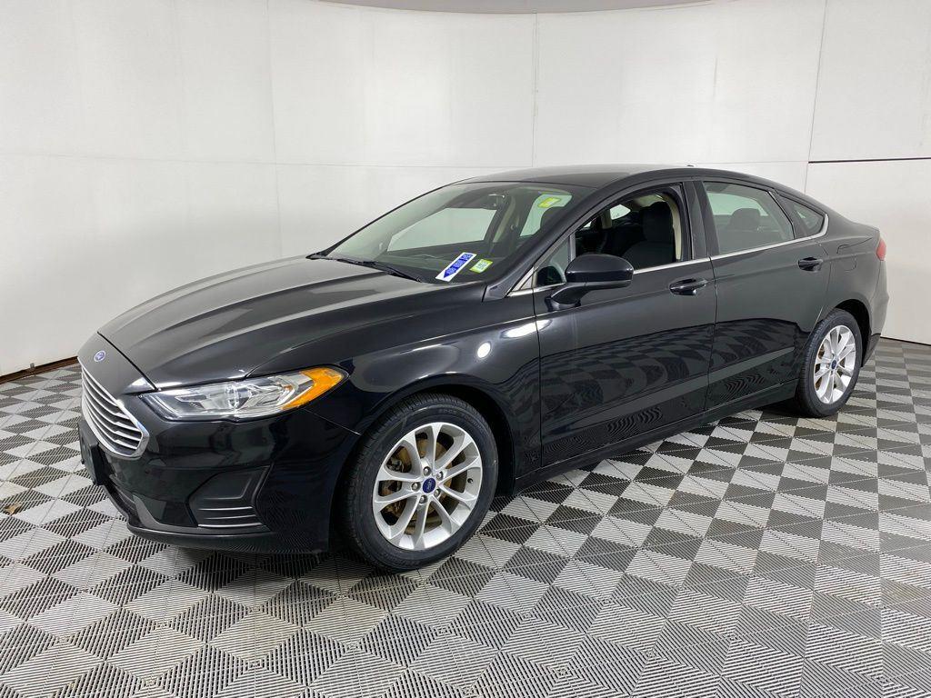 Used 2020 Black Metallic Ford SE image 6