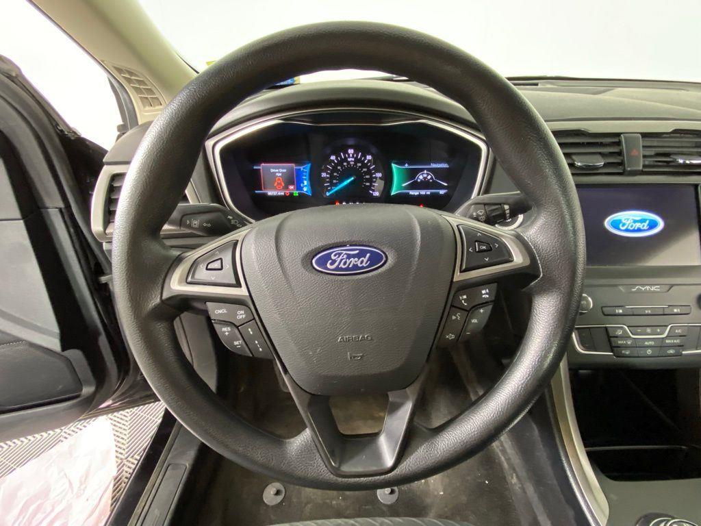 Used 2020 Black Metallic Ford SE image 13