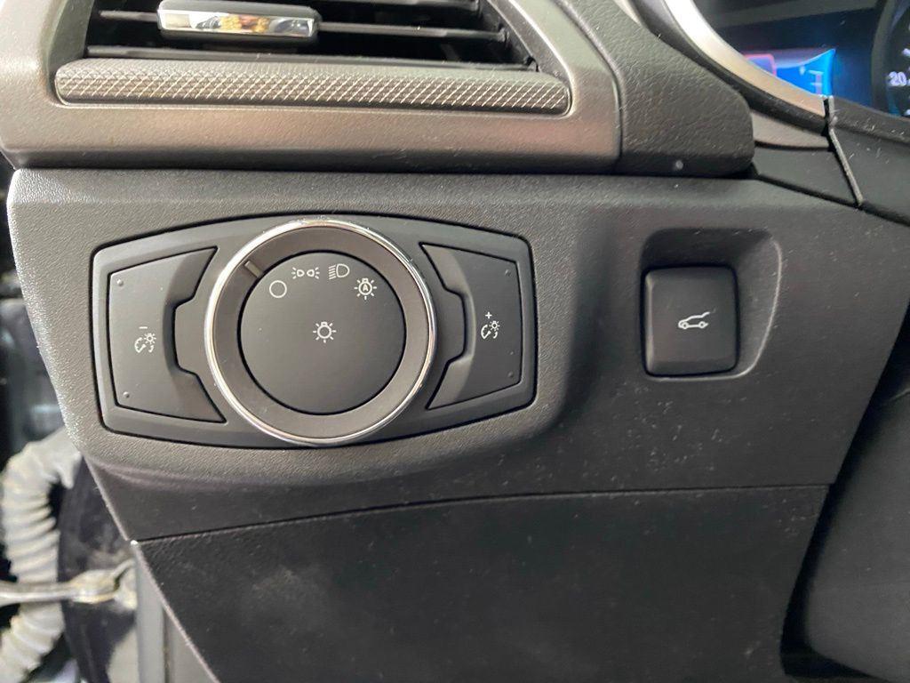 Used 2020 Black Metallic Ford SE image 16