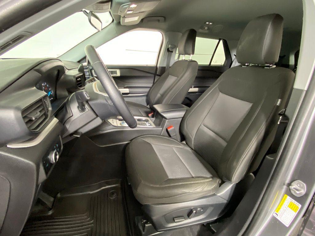 Used 2023 Gray Metallic Ford XLT image 2