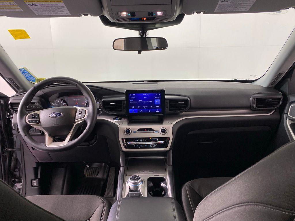 Used 2023 Gray Metallic Ford XLT image 3