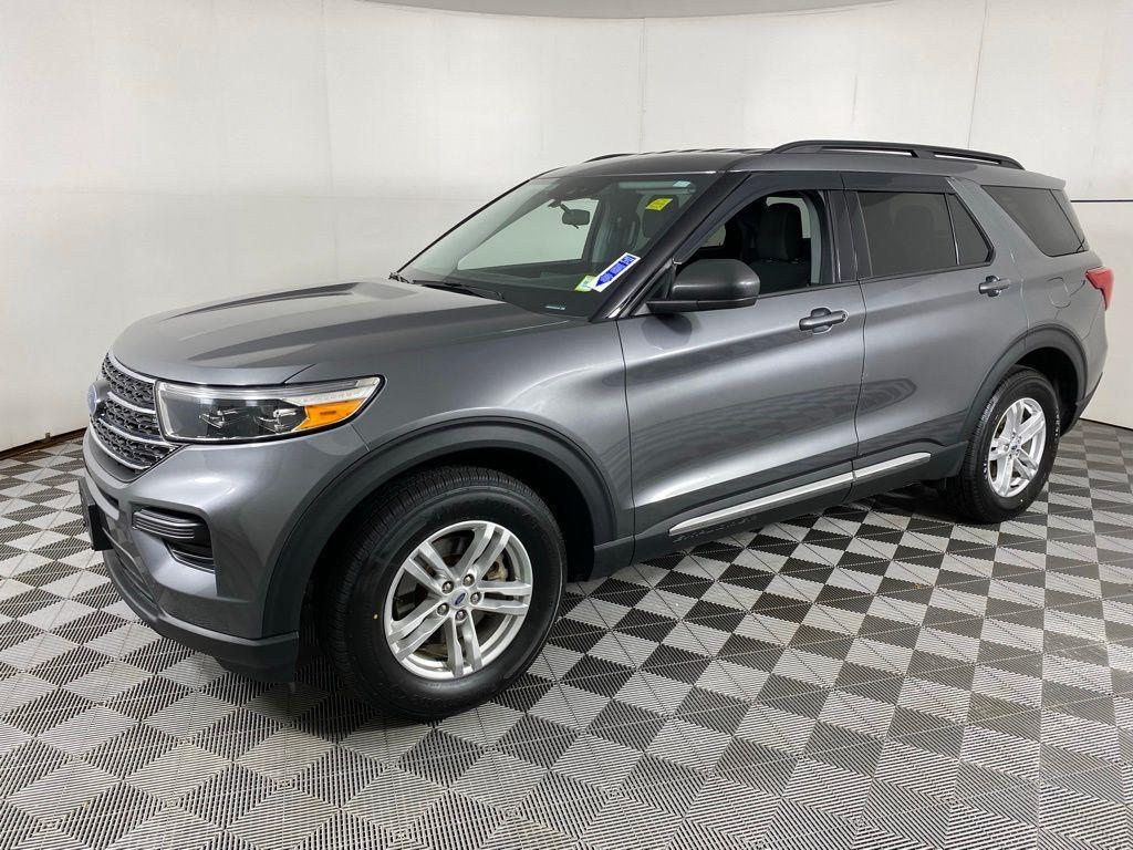Used 2023 Gray Metallic Ford XLT image 6