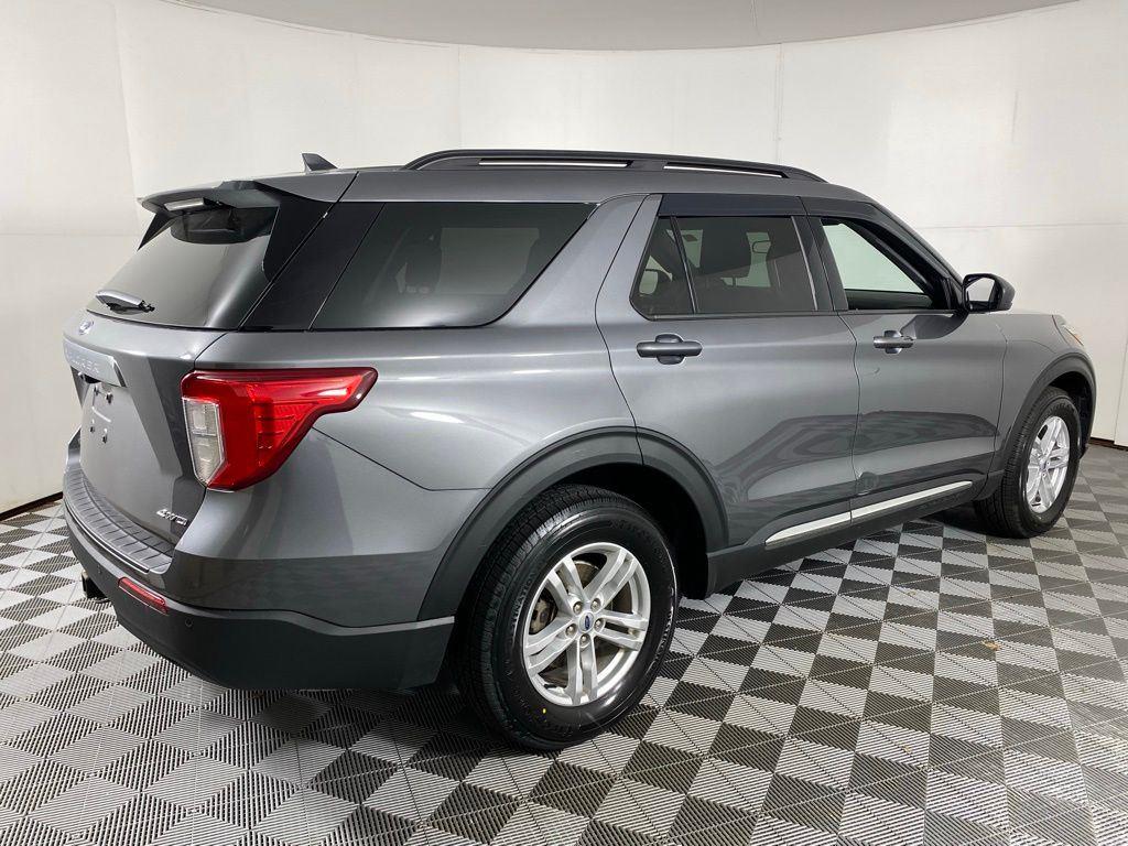 Used 2023 Gray Metallic Ford XLT image 10
