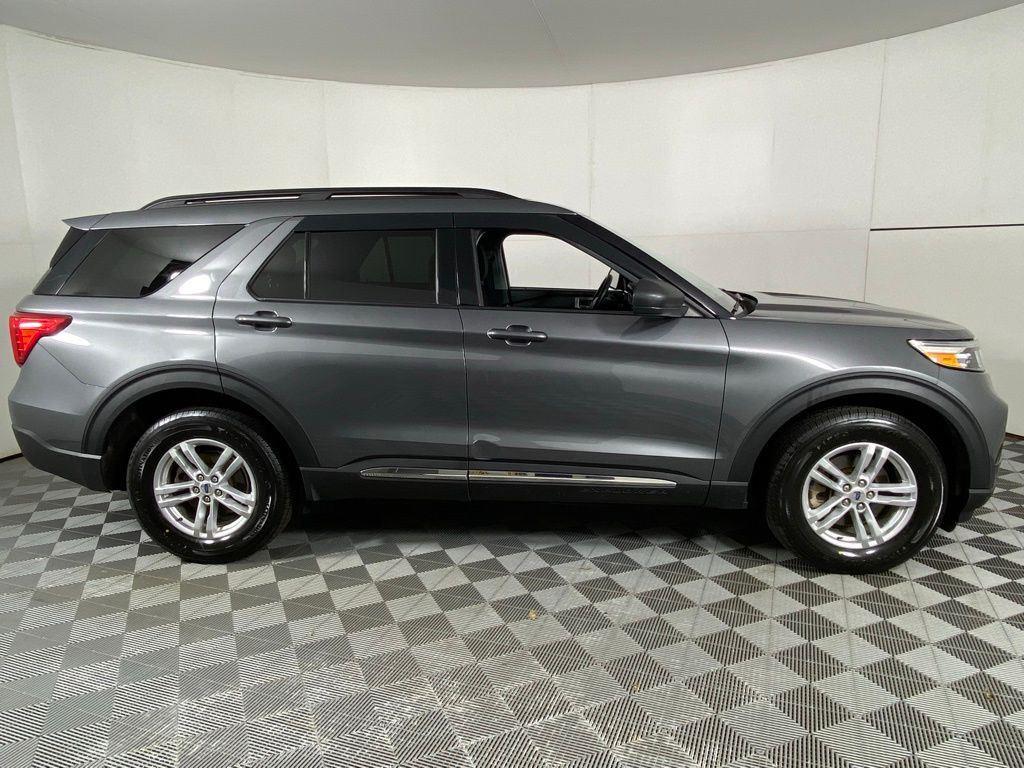 Used 2023 Gray Metallic Ford XLT image 11
