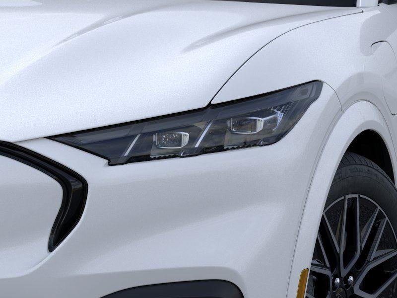 New 2026 Star White Metallic Tri-Coat Ford Premium image 18