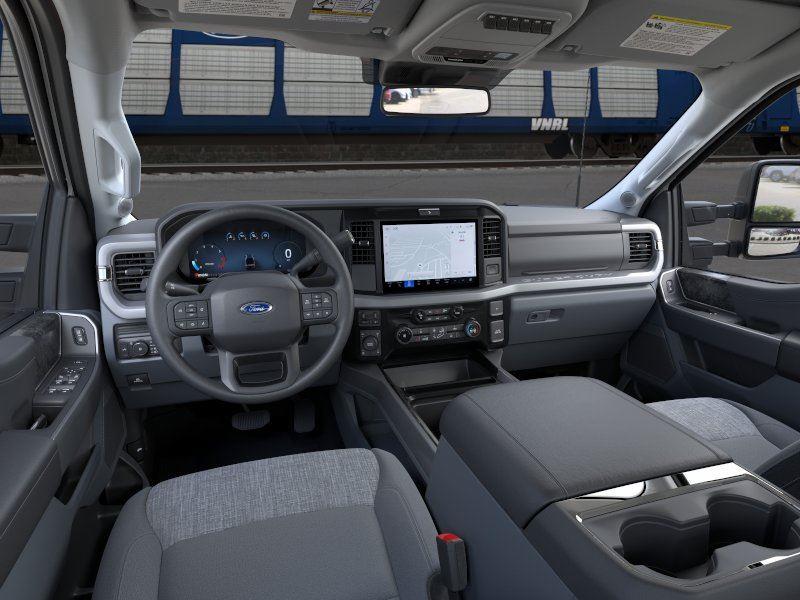 New 2026 Oxford White Ford XLT image 9