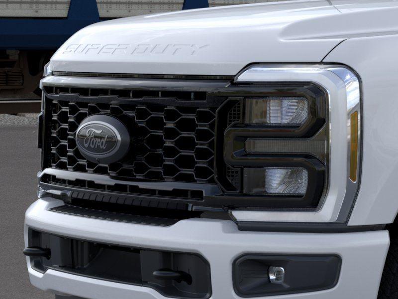 New 2026 Oxford White Ford XLT image 17