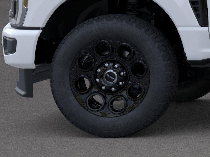 New 2026 Oxford White Ford XLT image 19