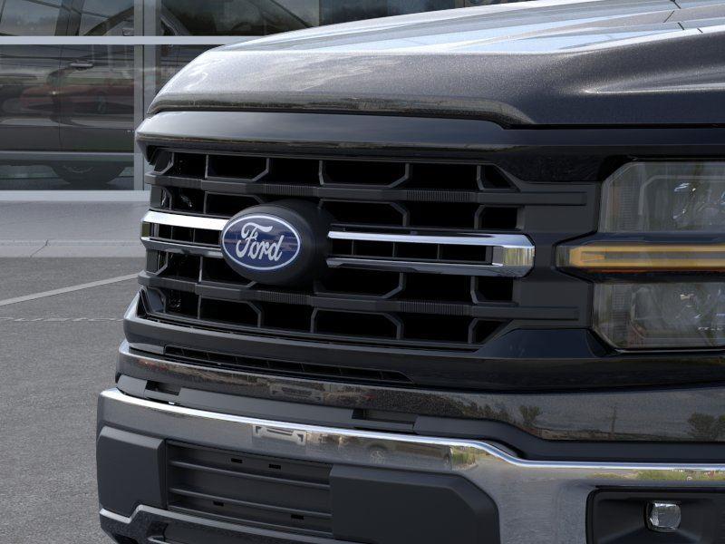 Used 2026 Agate Black Metallic Ford  image 17