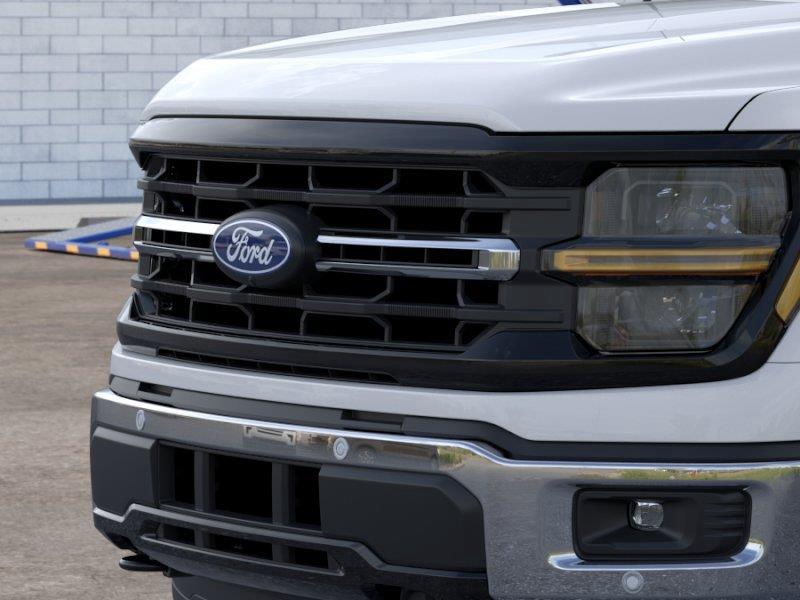 New 2026 Oxford White Ford XLT image 17