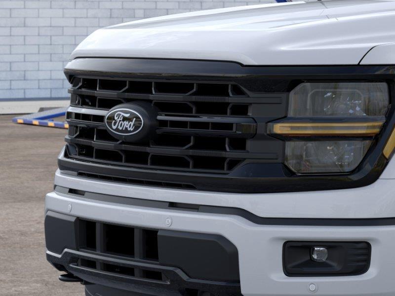 New 2026 YZ OXFORD WHITE Ford XLT image 17