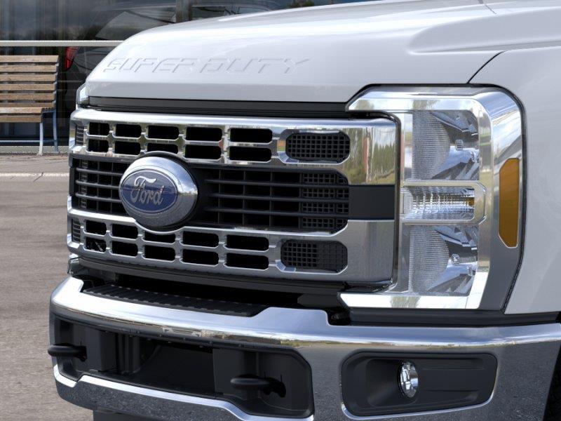 New 2026 Oxford White Ford XLT image 17