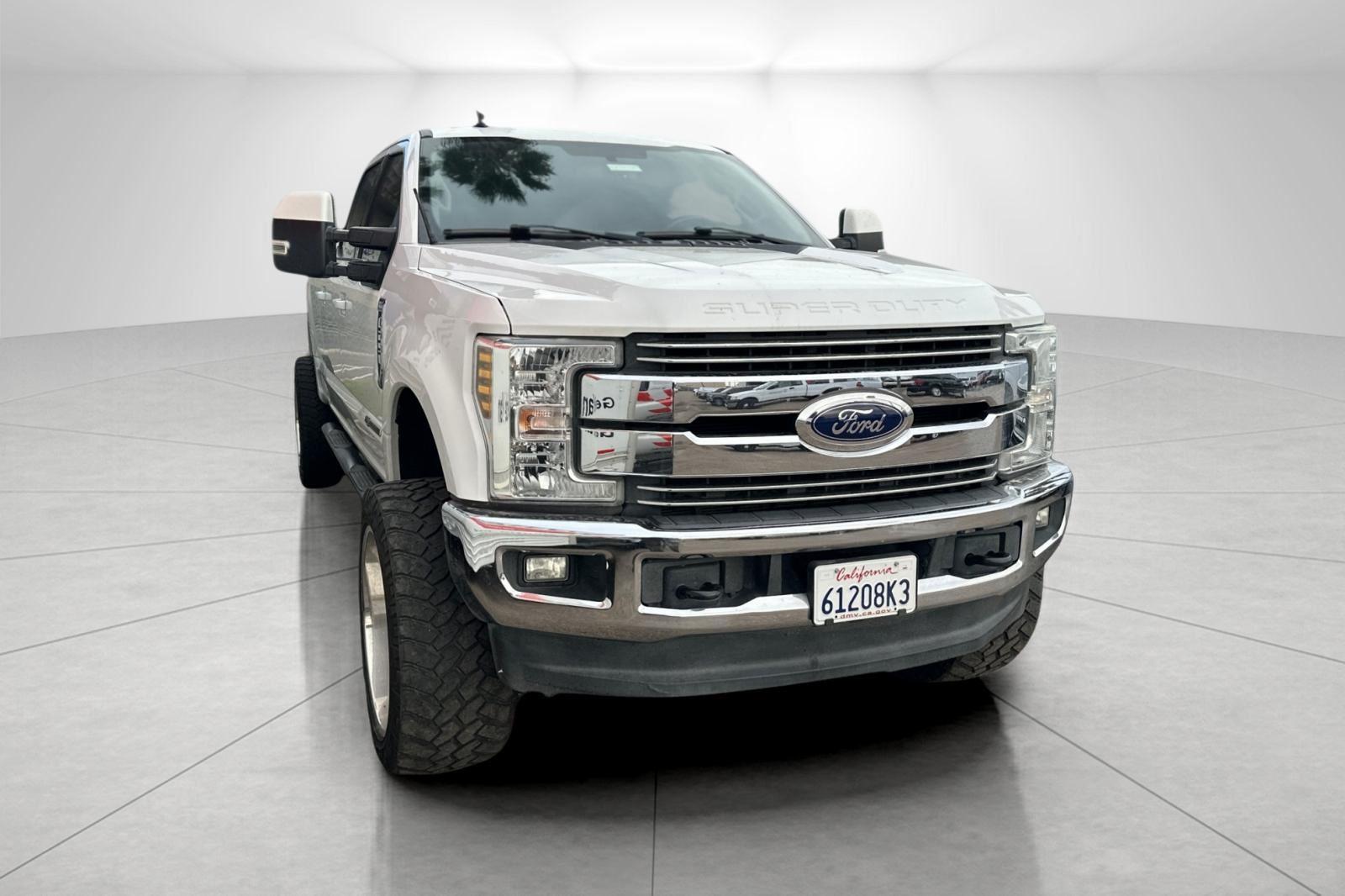 2019 Ford F-250 Super Duty Lariat Crew Cab 4WD