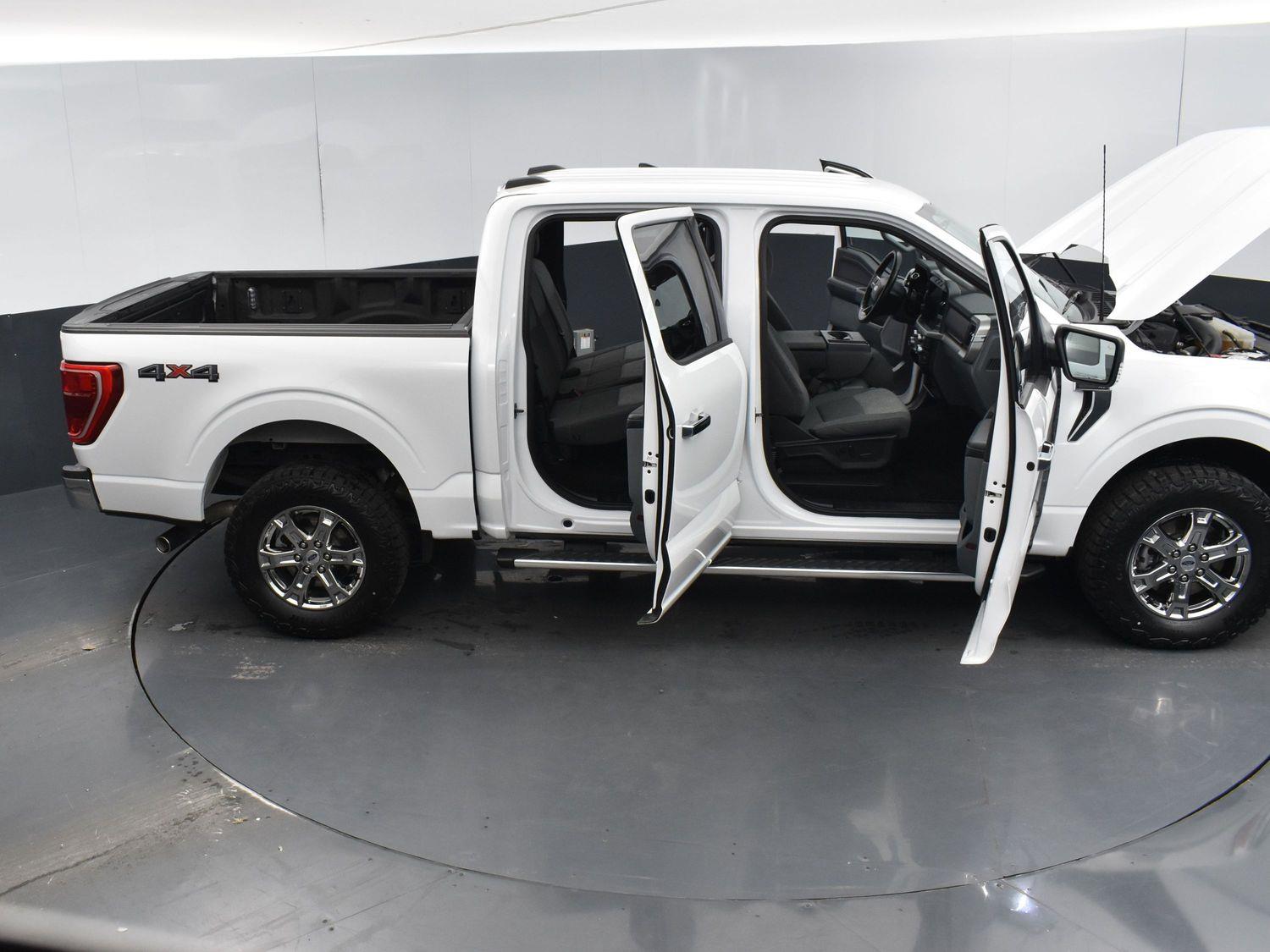 Used 2022 Ford F-150 XLT Crew Cab Truck for sale in Grand Island NE