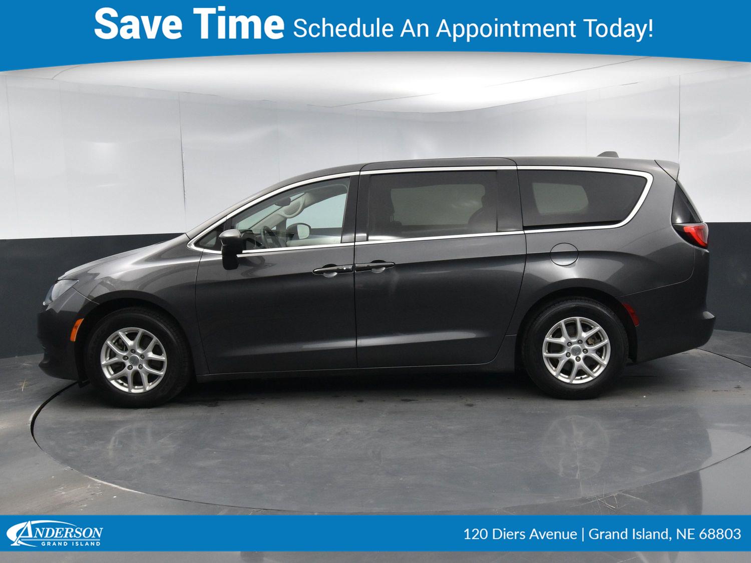 Used 2017 Chrysler Pacifica Touring Minivans for sale in Grand Island NE