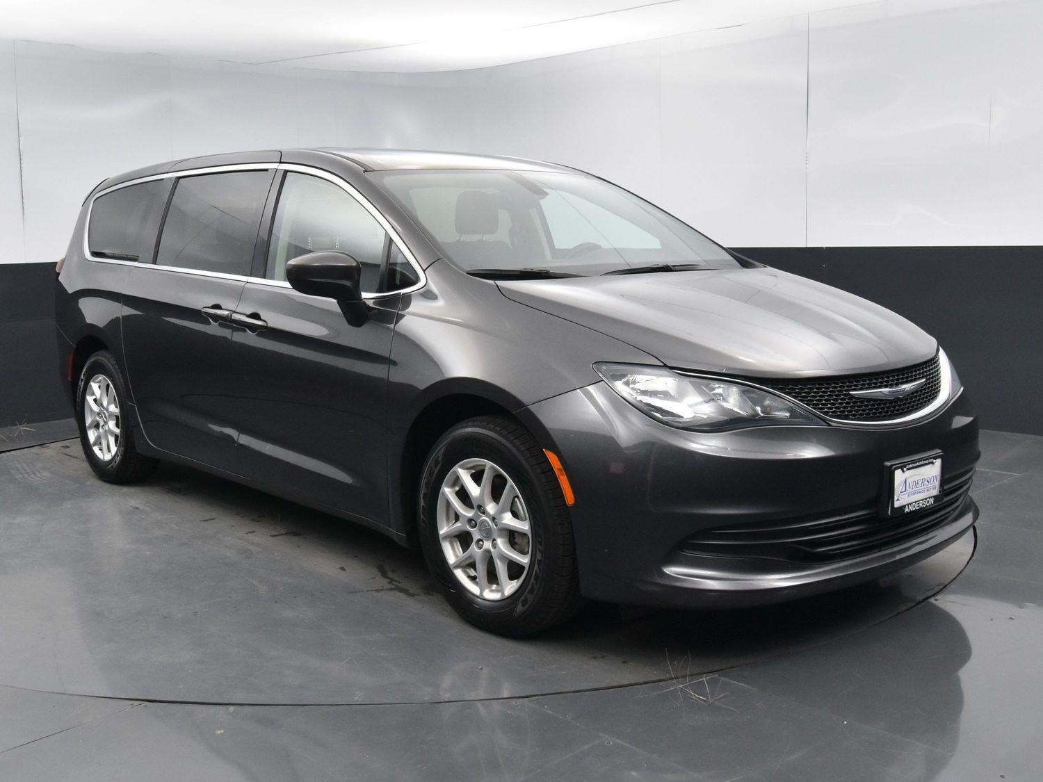 Used 2017 Chrysler Pacifica Touring Minivans for sale in Grand Island NE