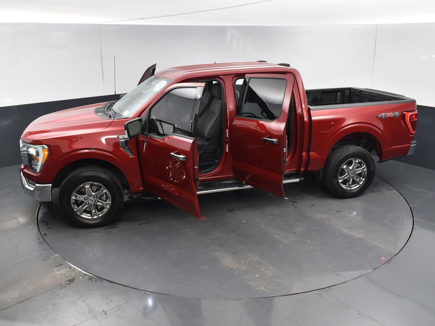 Used 2022 Ford F-150 XLT Crew Cab Truck for sale in Grand Island NE