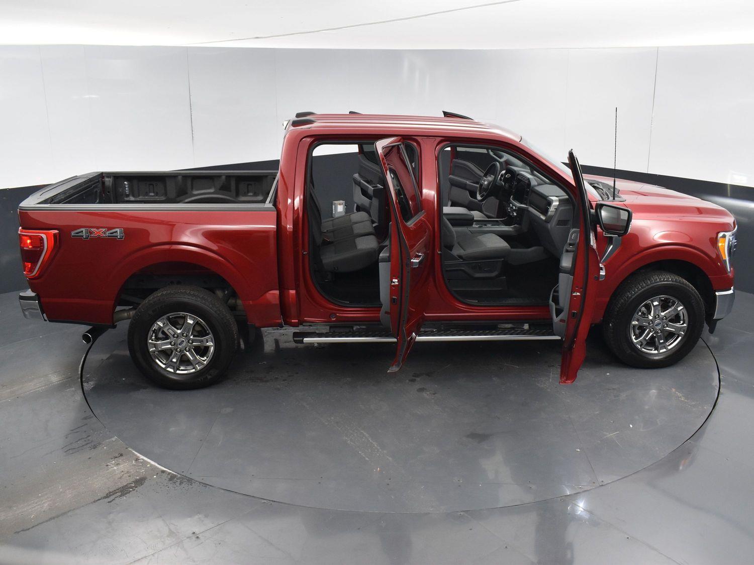 Used 2022 Ford F-150 XLT Crew Cab Truck for sale in Grand Island NE