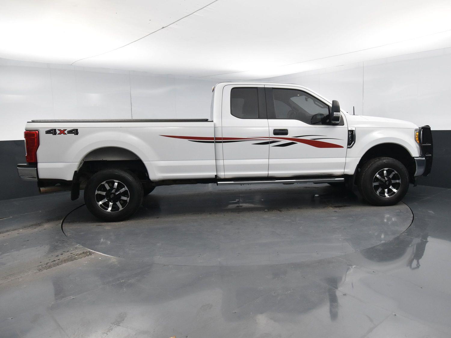 Used 2017 Ford Super Duty F-250 SRW XL Super Cab Truck for sale in Grand Island NE