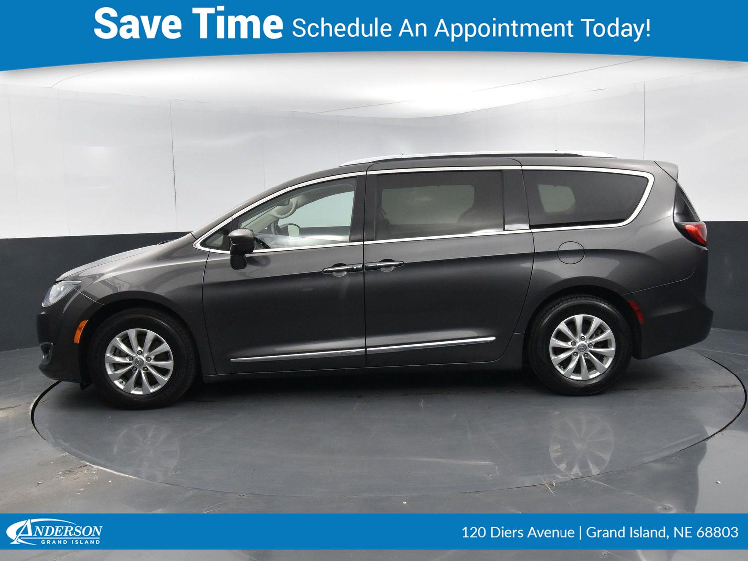 Used 2018 Chrysler Pacifica Touring L Minivans for sale in Grand Island NE