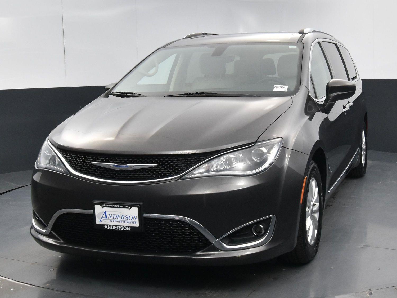 Used 2018 Chrysler Pacifica Touring L Minivans for sale in Grand Island NE