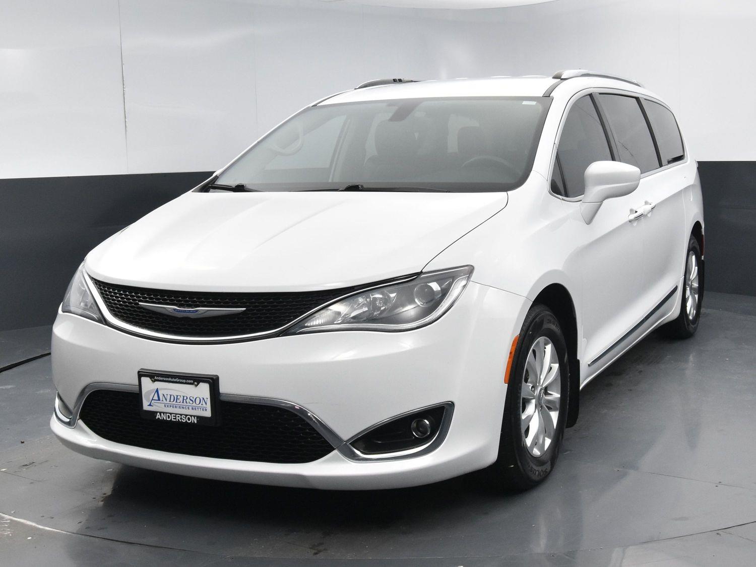 Used 2018 Chrysler Pacifica Touring L Minivans for sale in Grand Island NE