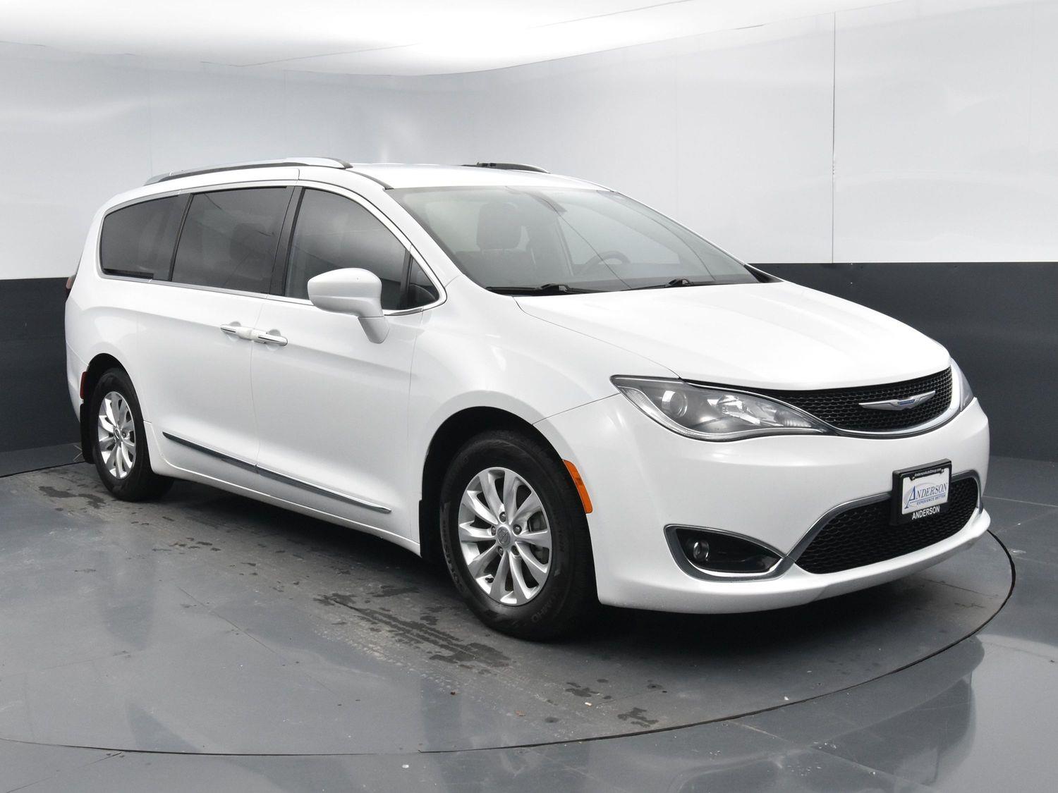 Used 2018 Chrysler Pacifica Touring L Minivans for sale in Grand Island NE