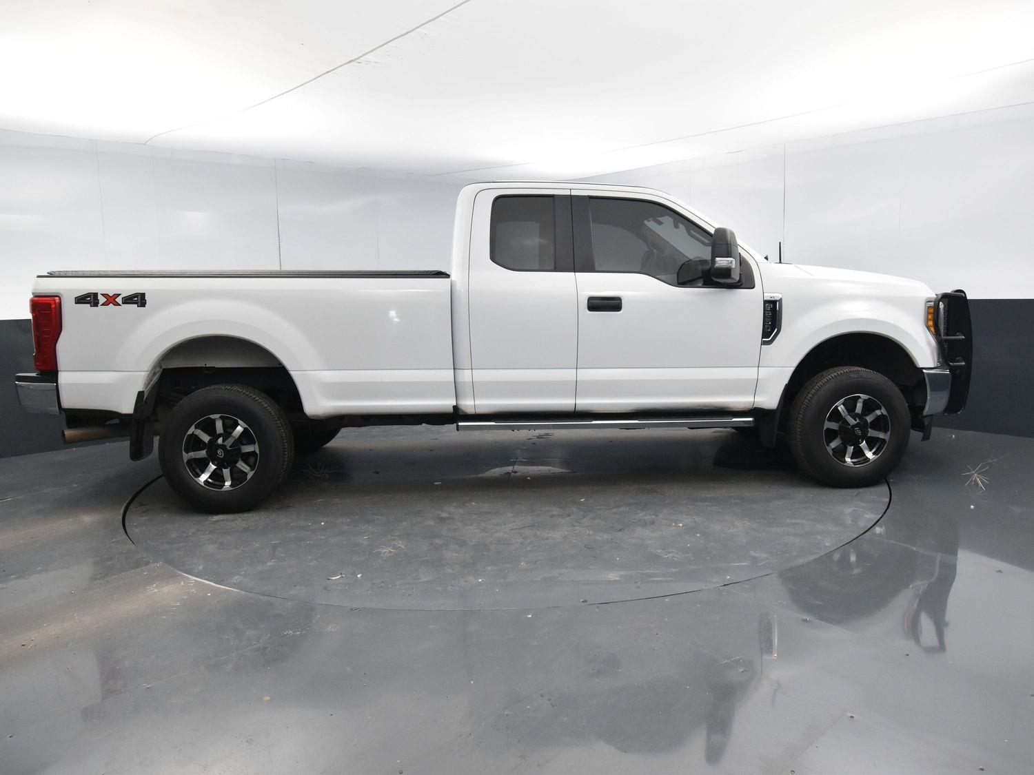 Used 2017 Ford Super Duty F-250 SRW XL Super Cab Truck for sale in Grand Island NE