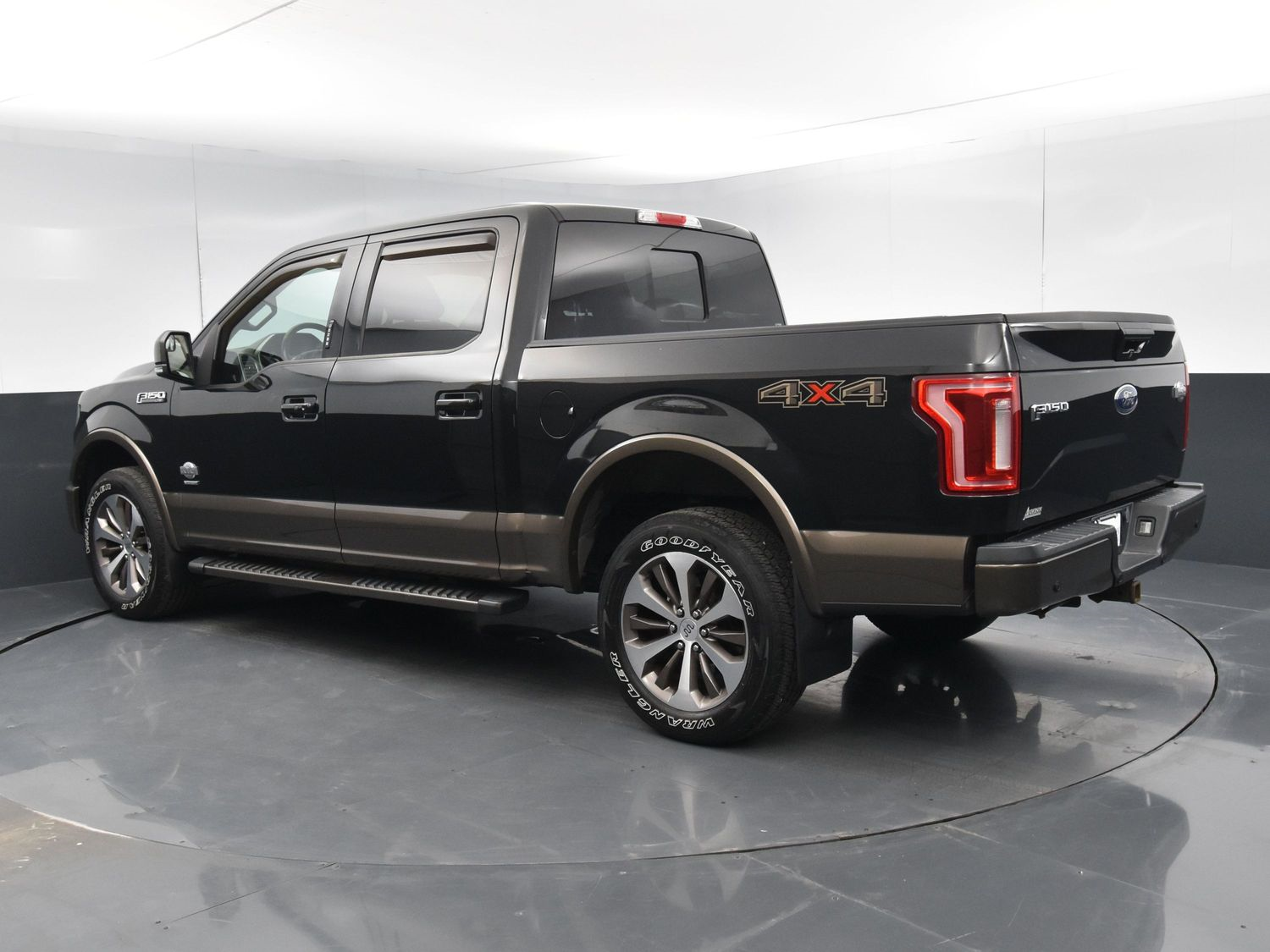 Used 2015 Ford F-150 King Ranch Crew Cab Truck for sale in Grand Island NE