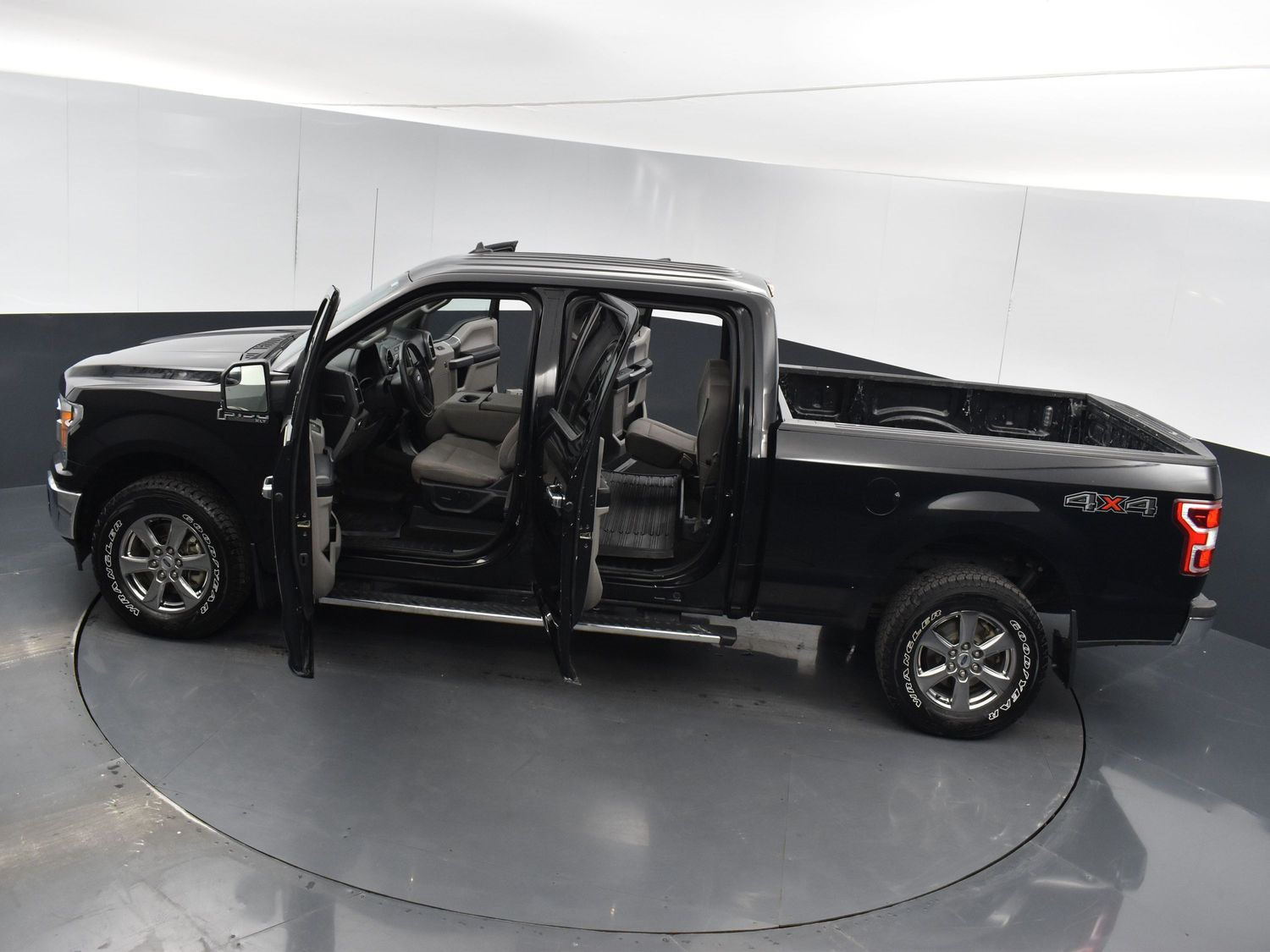 Used 2020 Ford F-150 XLT Crew Cab Truck for sale in Grand Island NE