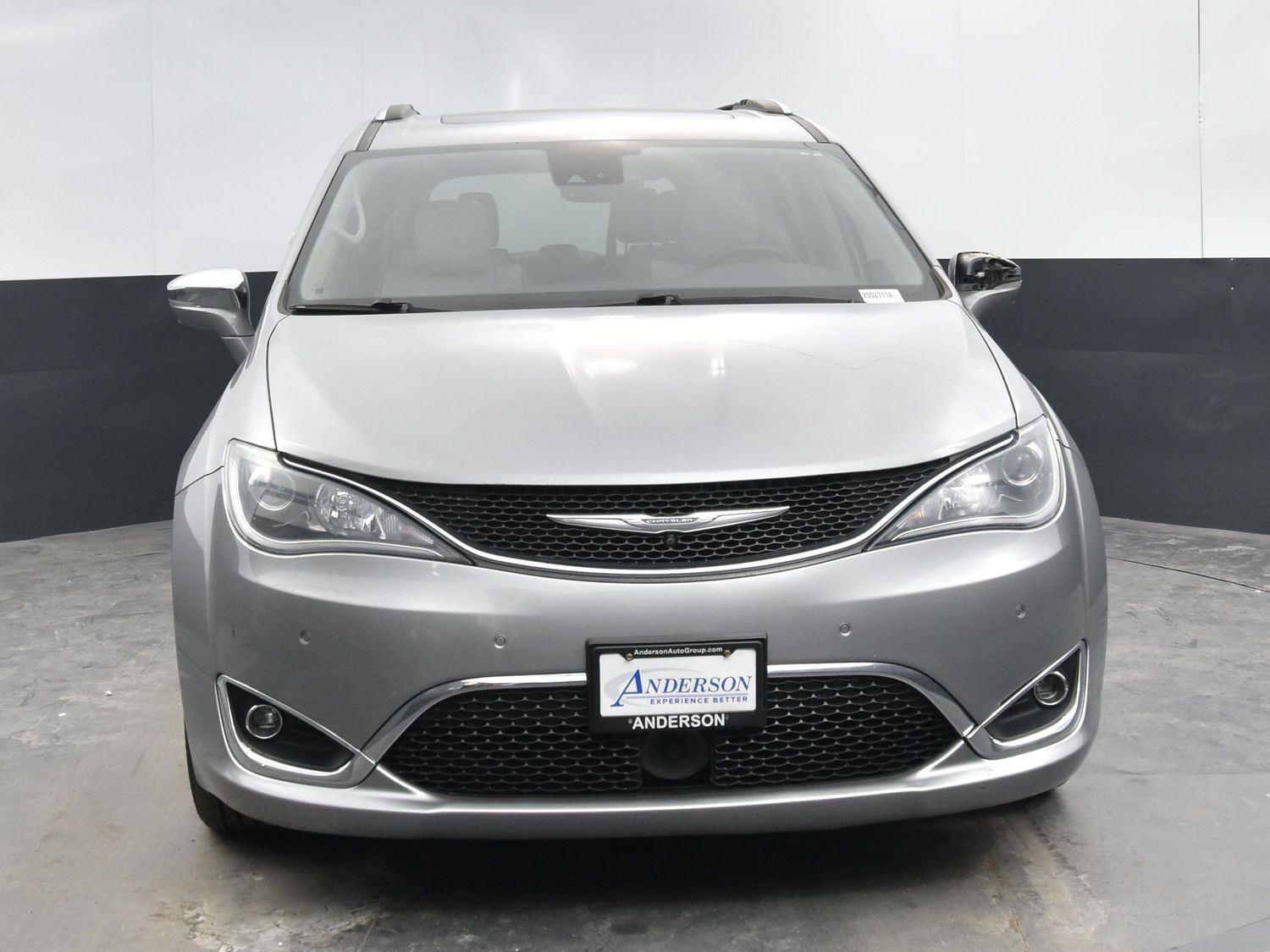 Used 2017 Chrysler Pacifica Limited Minivans for sale in Grand Island NE