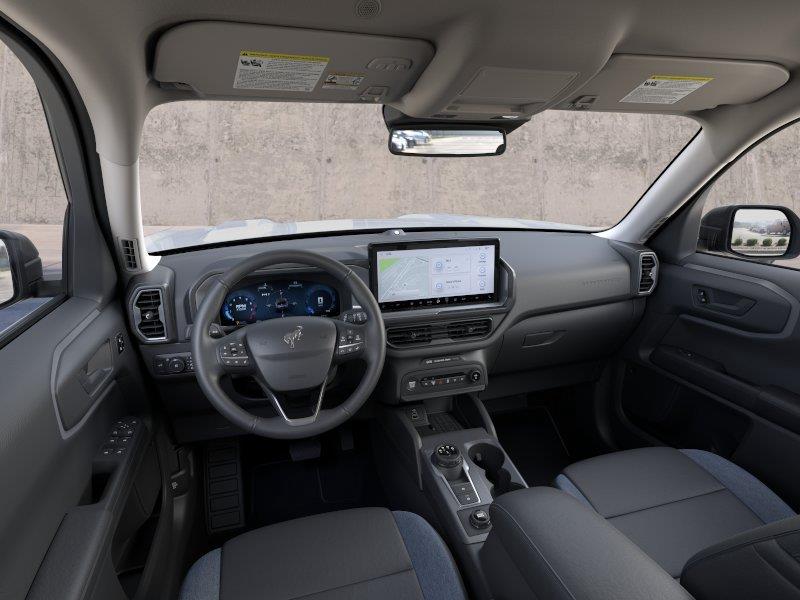 Vehicle photo 9