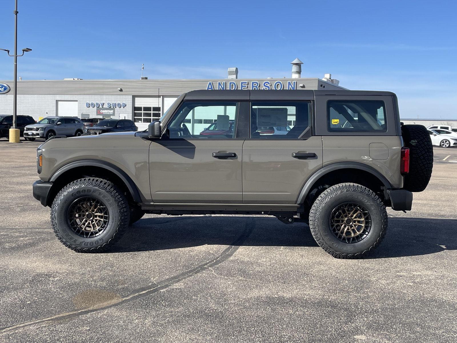 Vehicle photo 2