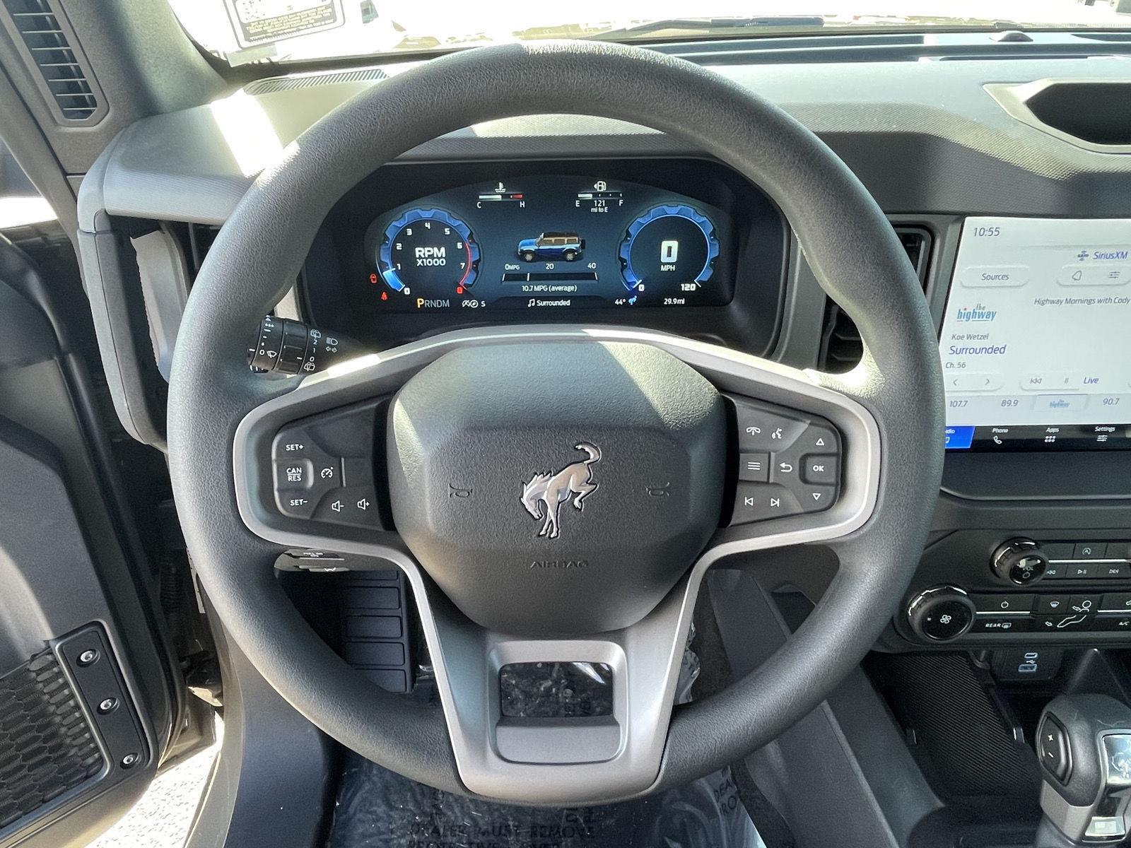 Vehicle photo 11