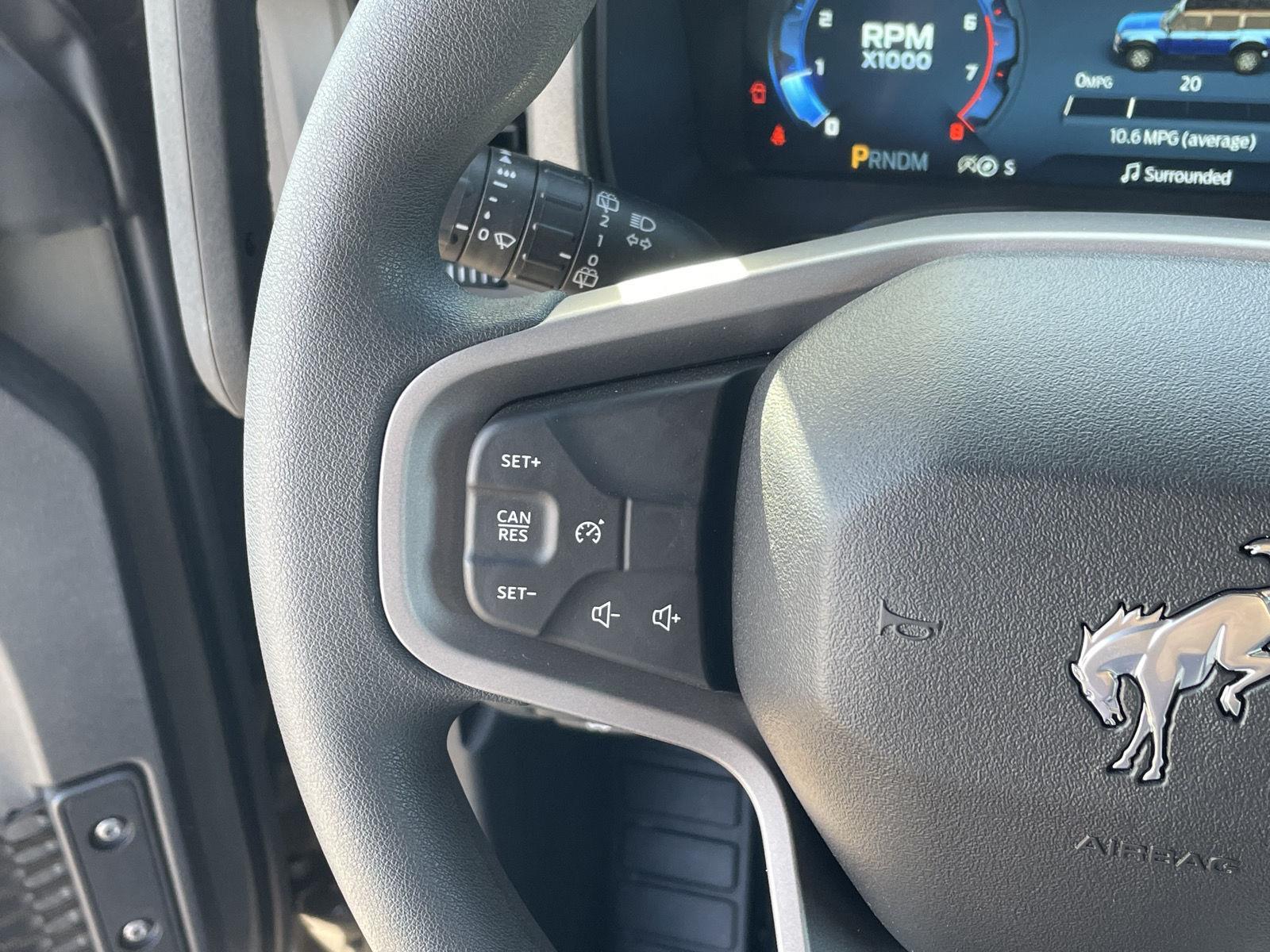 Vehicle photo 13