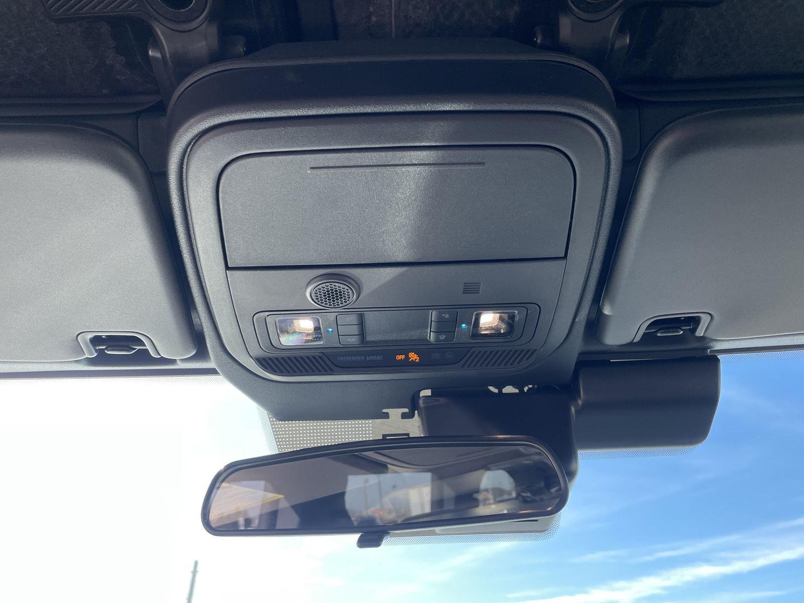 Vehicle photo 20