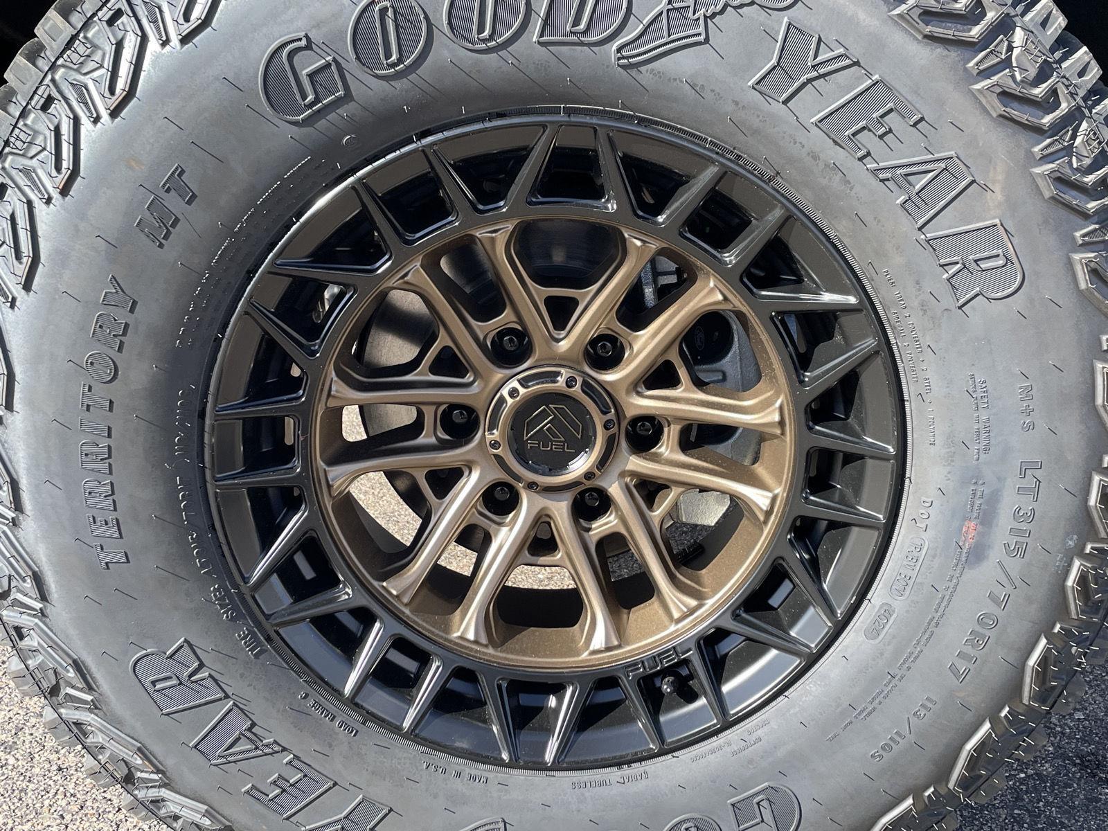 Vehicle photo 32