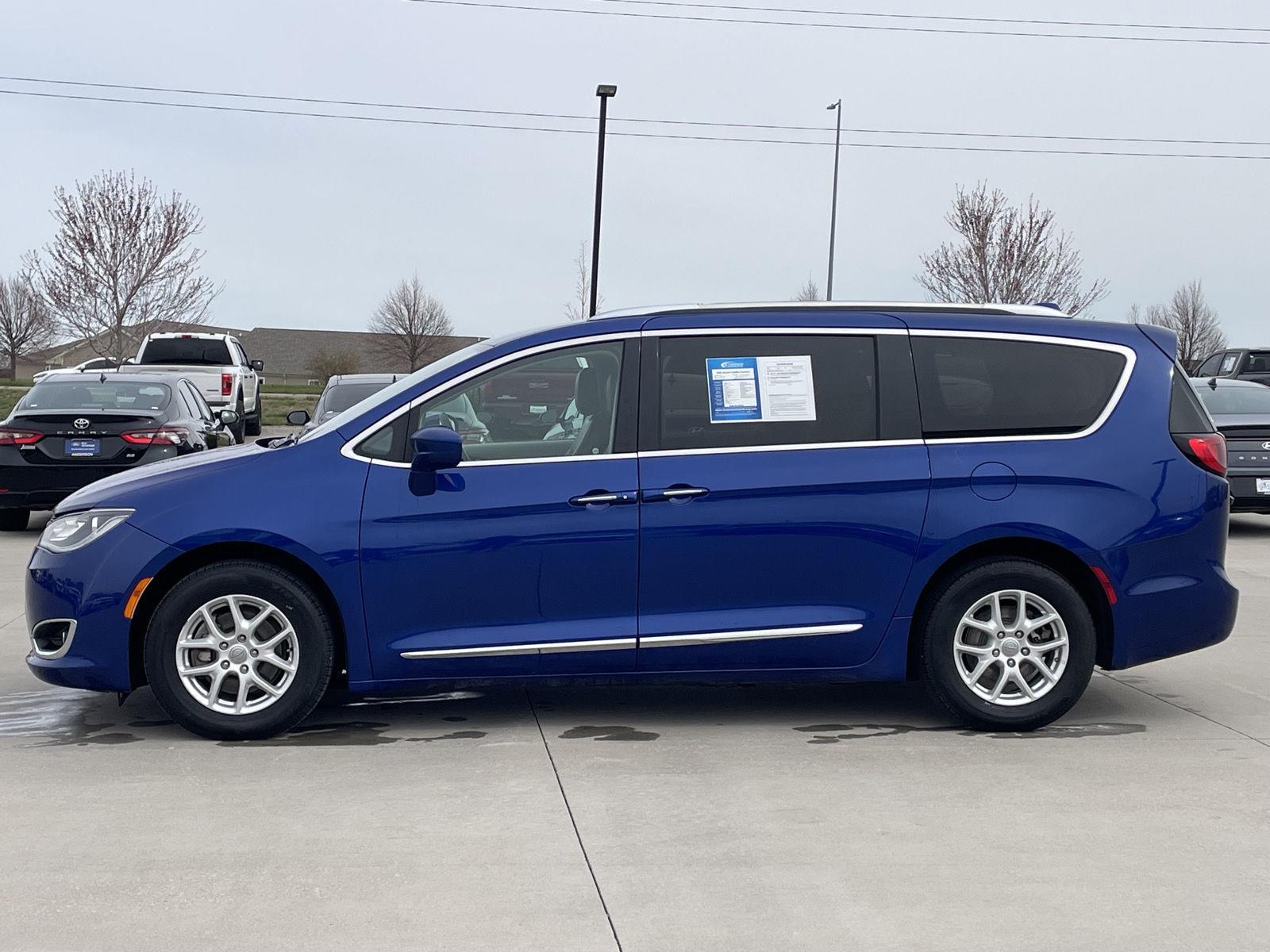 Used 2020 Chrysler Pacifica Touring L Minivans for sale in Grand Island NE